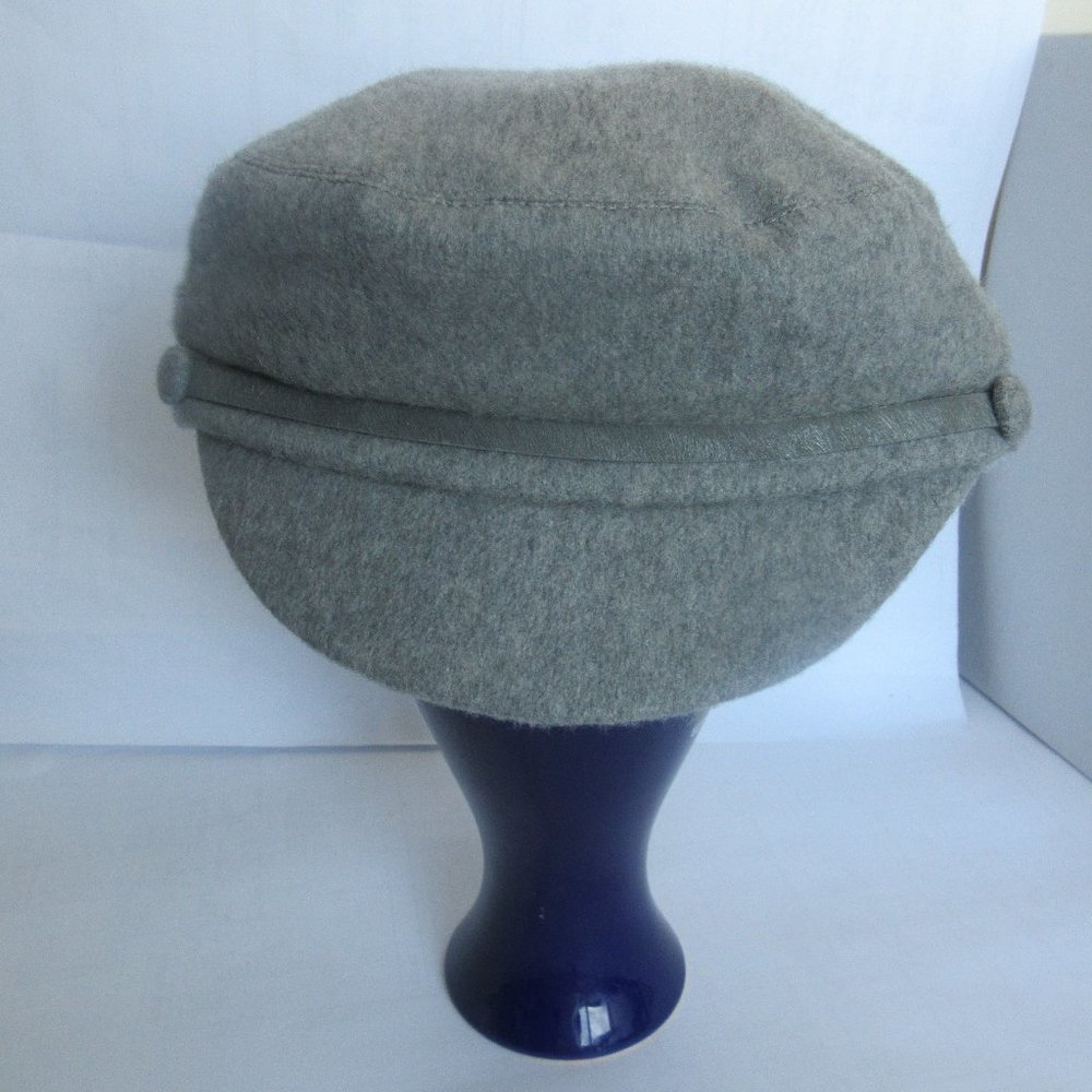 Eugenia Kim cashmere felt cap. Grey. Slips on. 100% Cashmere. Made in USA